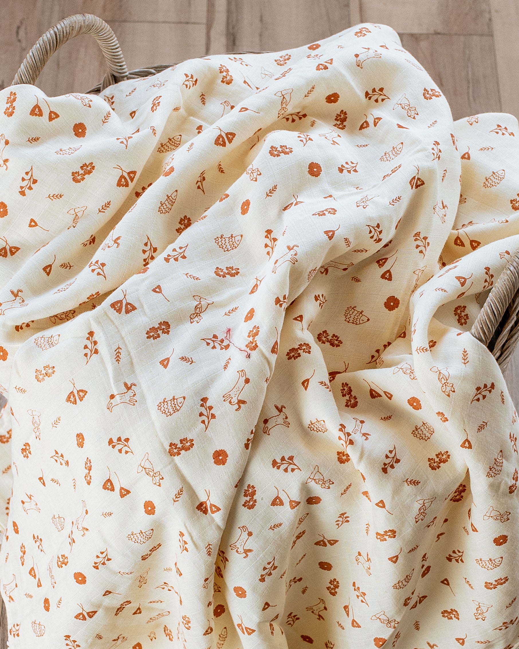 Three Layered Muslin Blanket / Blush Hedgehog