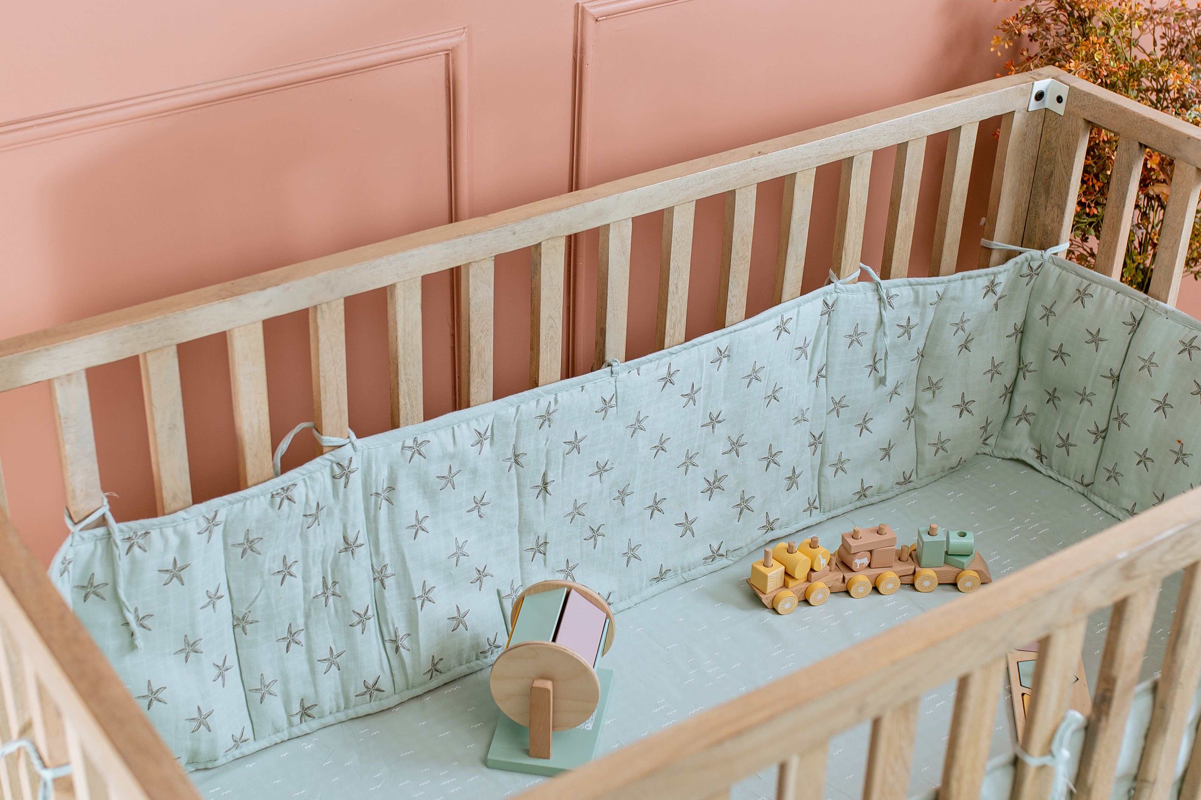 Cot Bumper / Mint Starfish