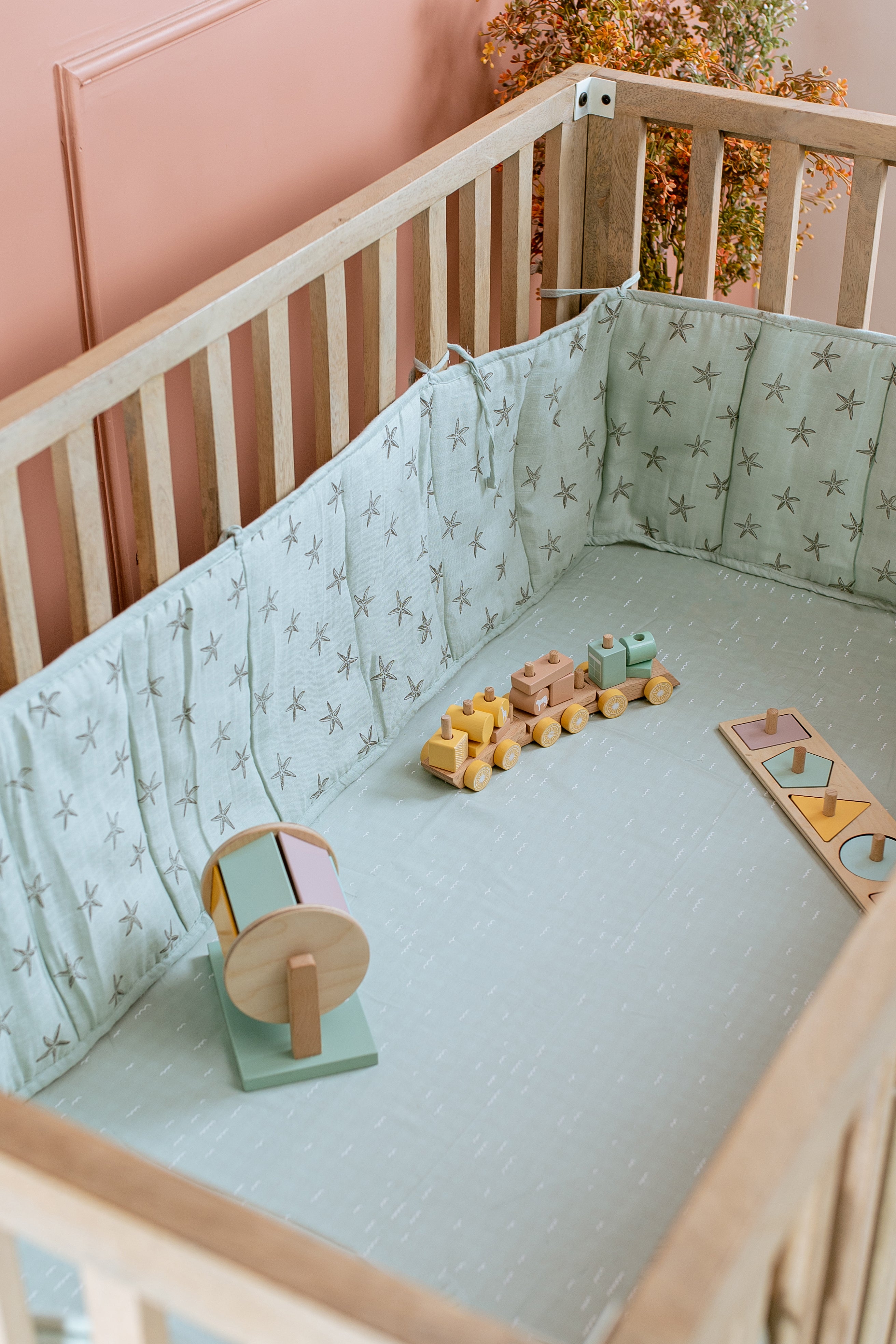 Cot Bumper / Mint Starfish