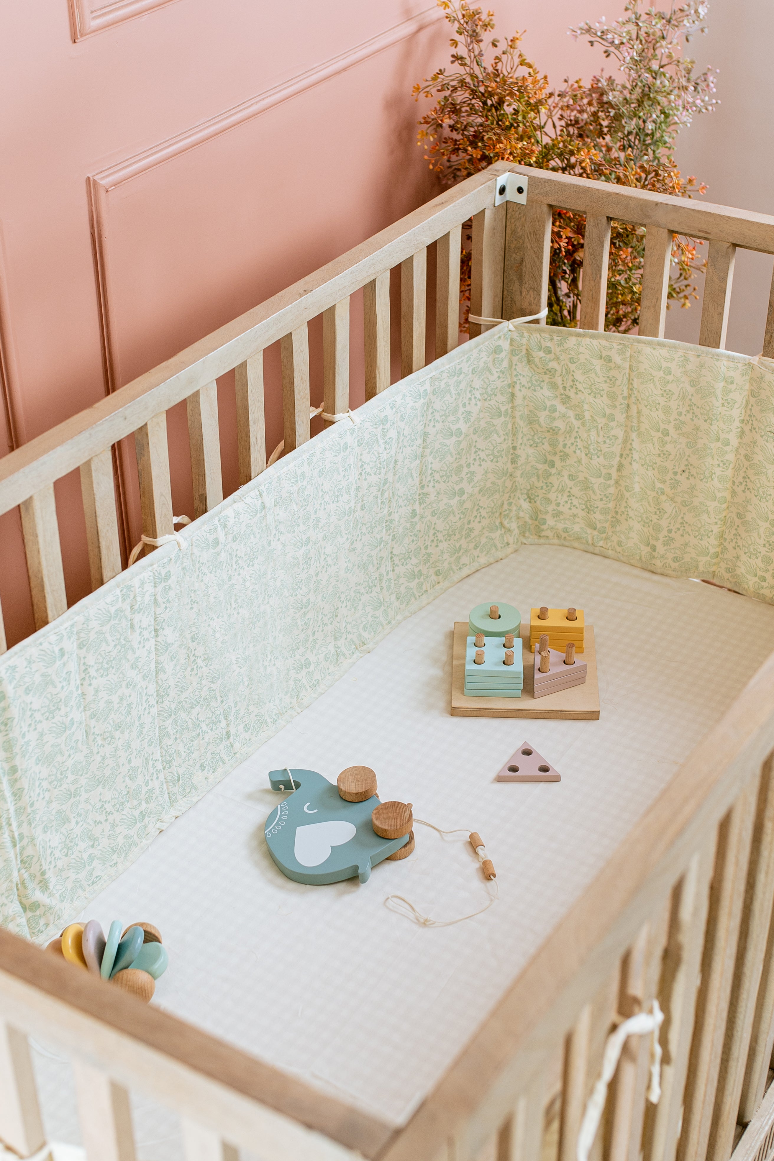 Cot Bumper / Mint Shell
