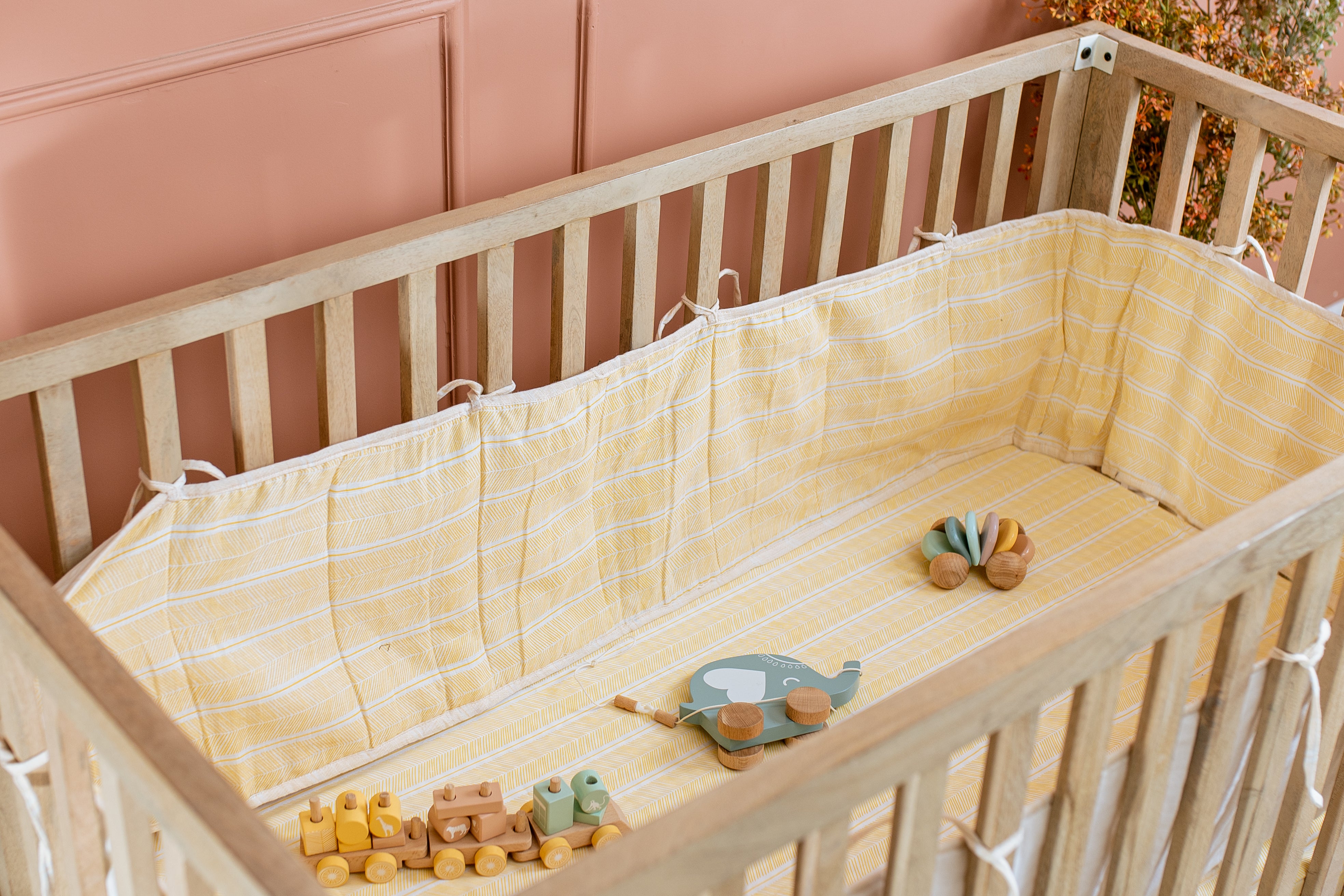 Cot Bumper / Mustard Aztec