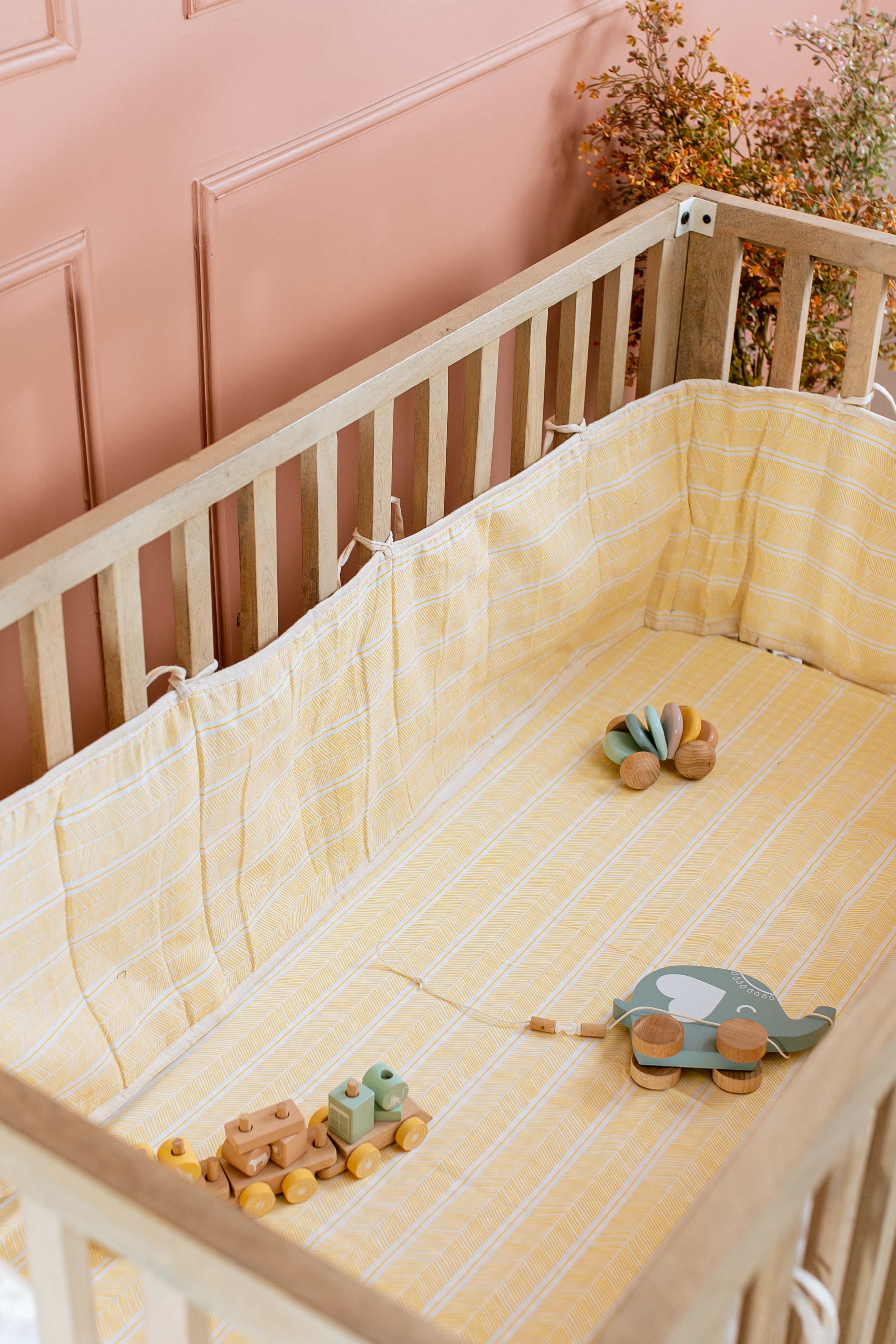 Cot Bumper / Mustard Aztec