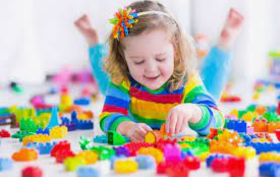 Find out if girls like to play with building blocks